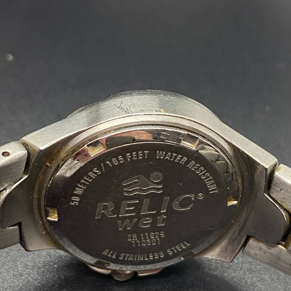 Relic Wet Watch. Water resistant, 165 feet. - Picture 7 of 7